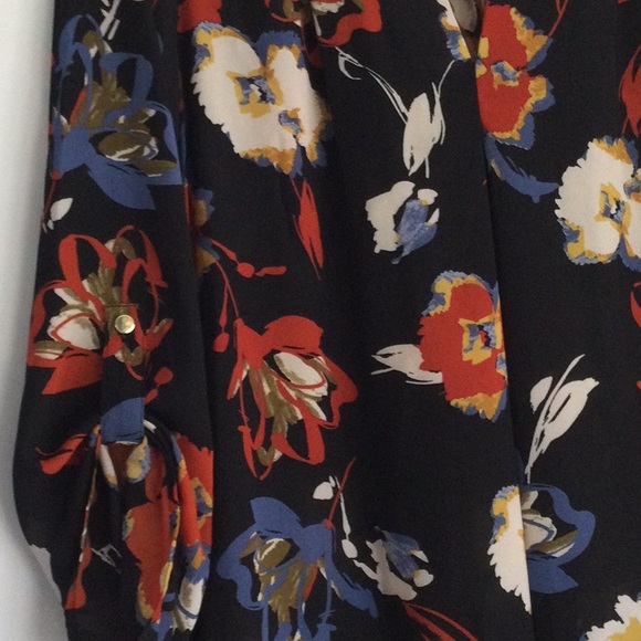 Floral & Ivy women’s plus summer blouse. Silky cool polyester floral. 2X - Picture 3 of 9